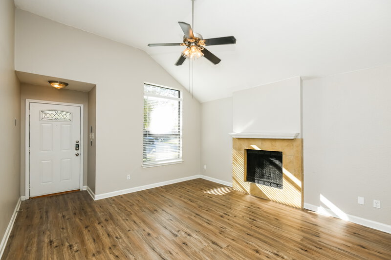1,970/Mo, 103 Hardin Dr Arlington, TX 76018 Living Room View