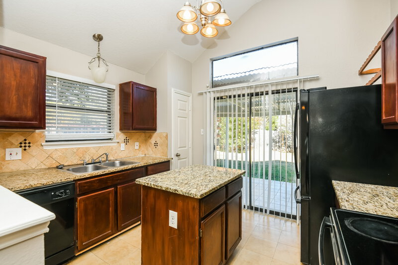 1,970/Mo, 103 Hardin Dr Arlington, TX 76018 Kitchen View