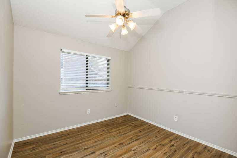 1,970/Mo, 103 Hardin Dr Arlington, TX 76018 Bedroom View 2