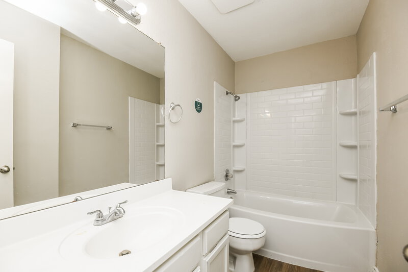 1,970/Mo, 103 Hardin Dr Arlington, TX 76018 Bathroom View
