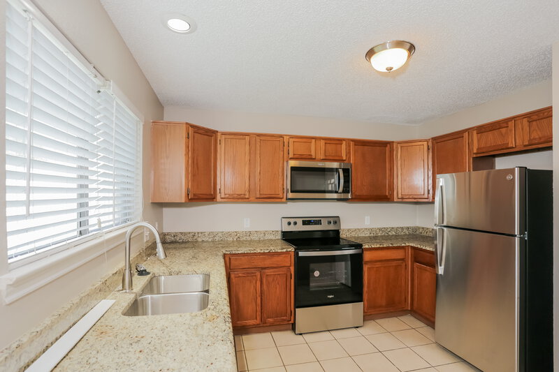 1,935/Mo, 4816 Hollow Tree Dr Arlington, TX 76018 Kitchen View