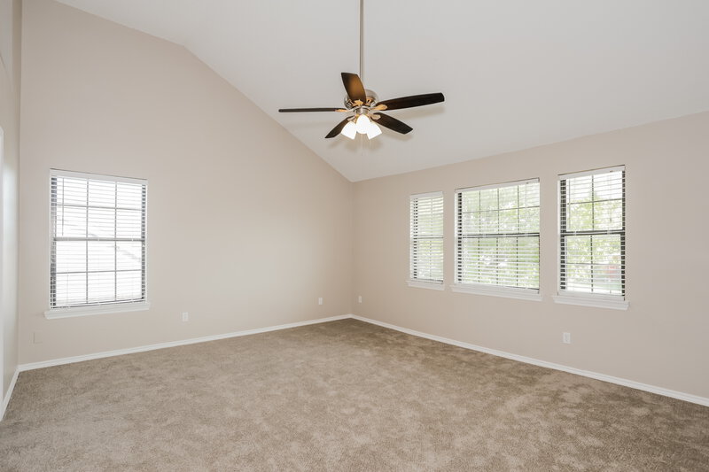 1,935/Mo, 4816 Hollow Tree Dr Arlington, TX 76018 Main Bedroom View