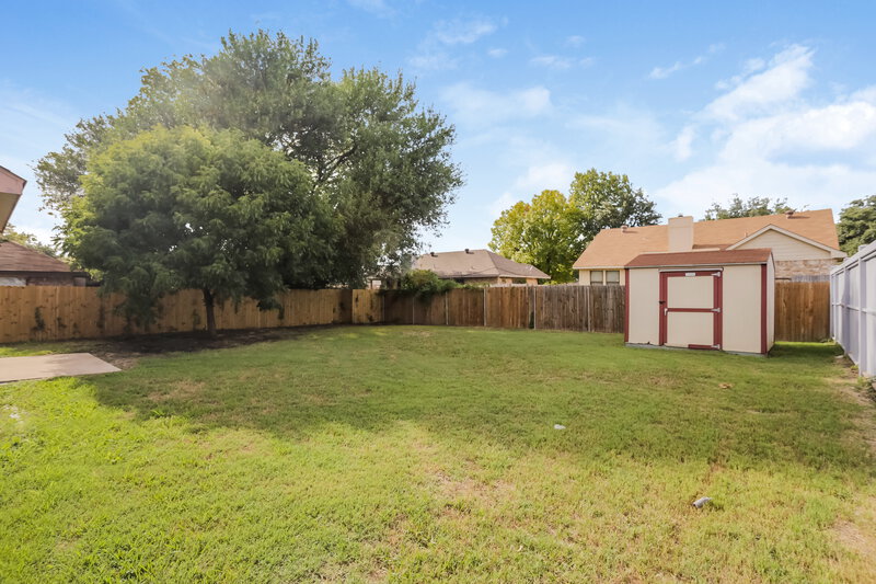 1,935/Mo, 4816 Hollow Tree Dr Arlington, TX 76018 Exterior View