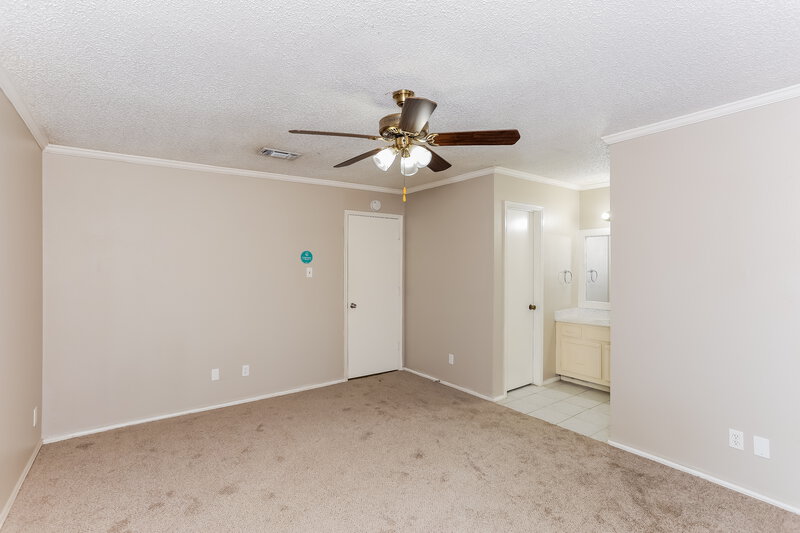 1,955/Mo, 221 Myrtle Dr Arlington, TX 76018 Main Bedroom View