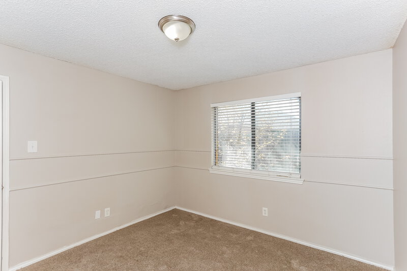 1,955/Mo, 221 Myrtle Dr Arlington, TX 76018 Bedroom View 2