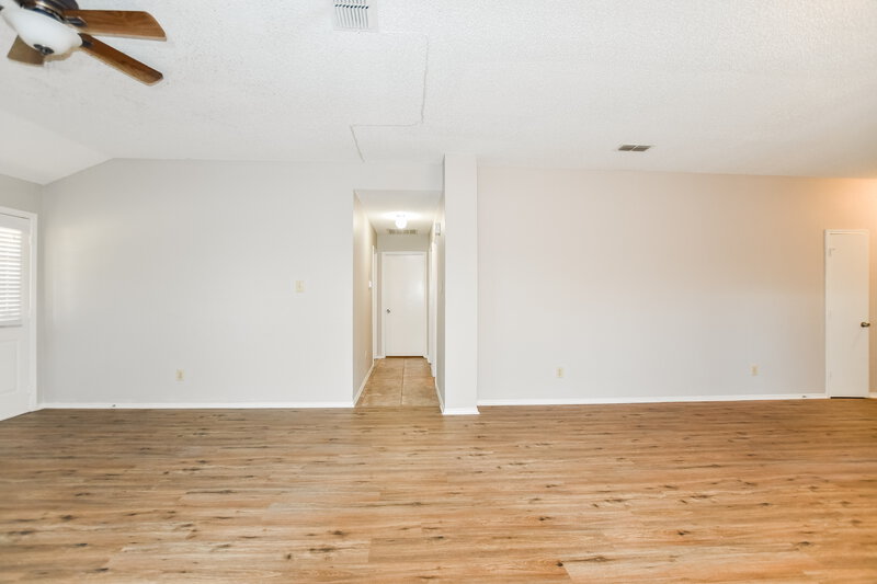 2,035/Mo, 1715 Duster Circle Arlington, TX 76018 Living Room View