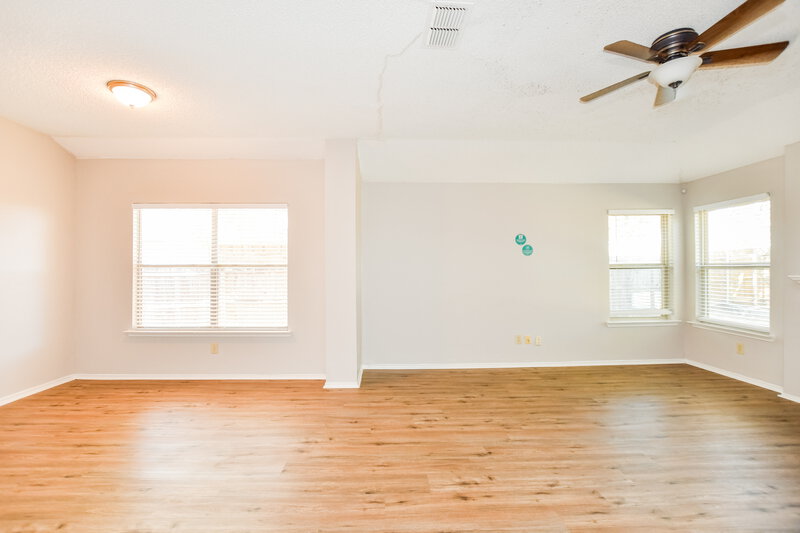 2,035/Mo, 1715 Duster Circle Arlington, TX 76018 Living Room View 3