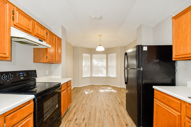 2,035/Mo, 1715 Duster Circle Arlington, TX 76018 Kitchen View 2