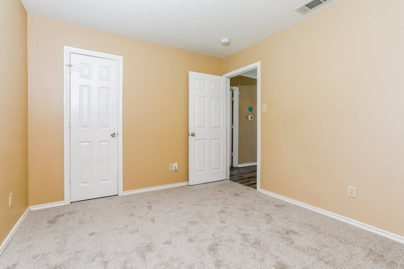 2,630/Mo, 5709 Creekhollow Dr Arlington, TX 76018 Bedroom View 3