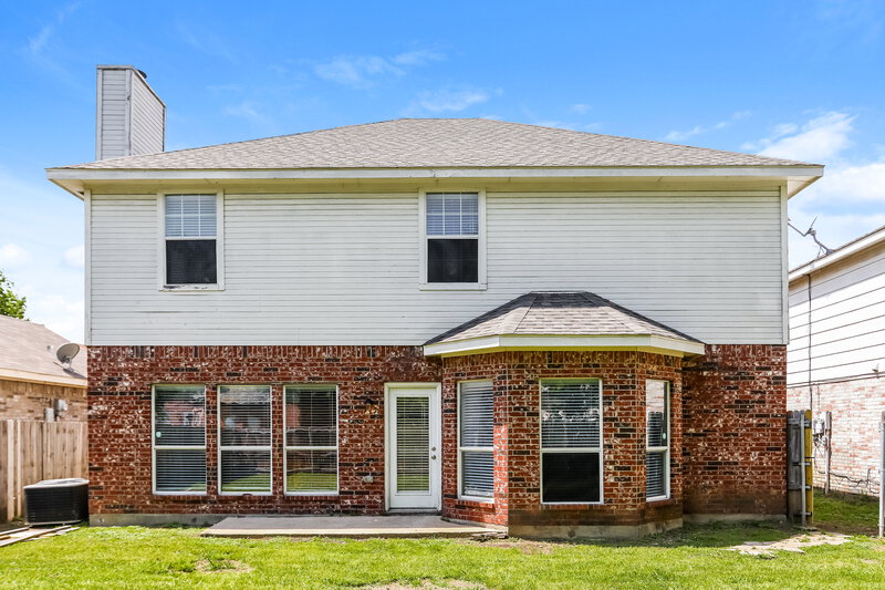 2,630/Mo, 5709 Creekhollow Dr Arlington, TX 76018 Rear View