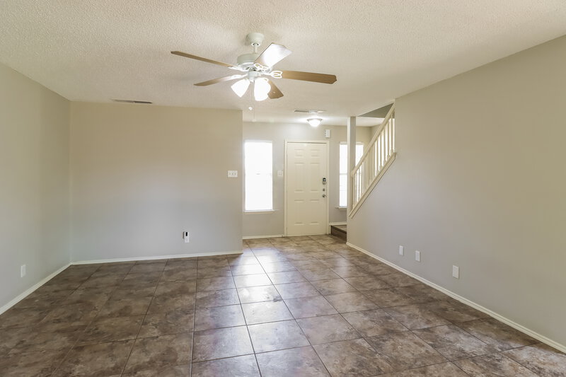 2,100/Mo, 4803 Glen Valley Dr Arlington, TX 76018 Family Room View