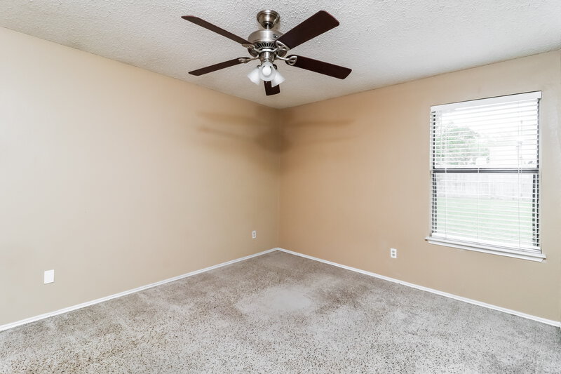 1,955/Mo, 1717 Quinlan Ct Arlington, TX 76018 Main Bedroom View