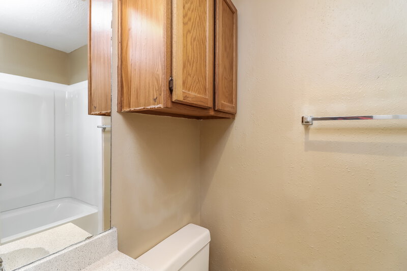 1,955/Mo, 1717 Quinlan Ct Arlington, TX 76018 Bathroom View