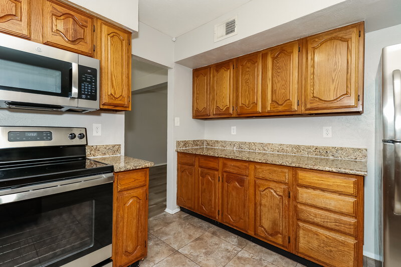 2,245/Mo, 1400 Barbara Ln Arlington, TX 76018 Kitchen View