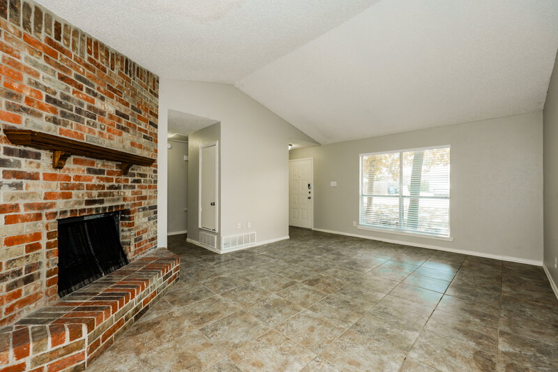 1,835/Mo, 720 Lake Crest Pkwy Azle, TX 76020 Living Room View