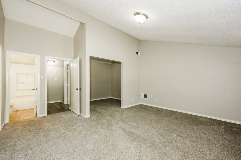 1,835/Mo, 720 Lake Crest Pkwy Azle, TX 76020 Main Bedroom View 2