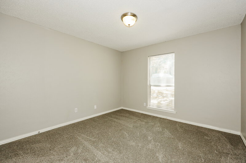 1,835/Mo, 720 Lake Crest Pkwy Azle, TX 76020 Bedroom View 2