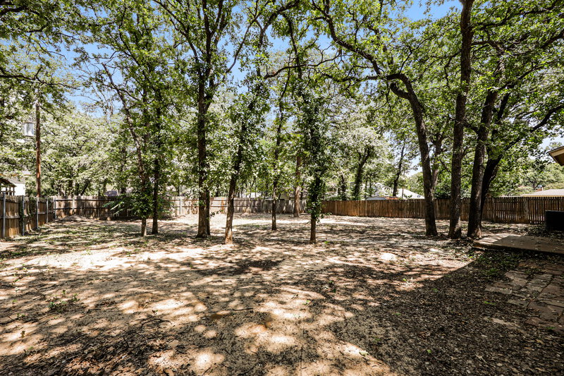 1,835/Mo, 720 Lake Crest Pkwy Azle, TX 76020 Rear View