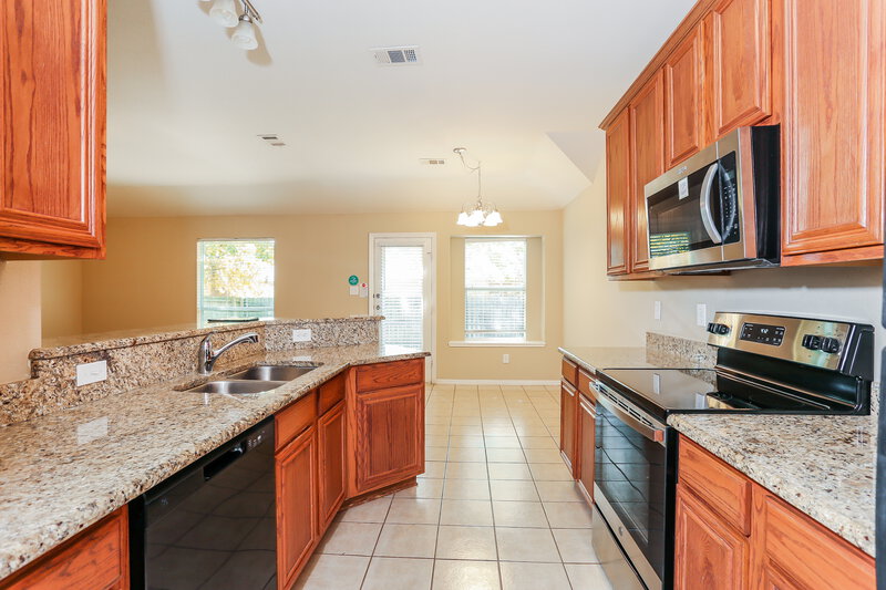 2,270/Mo, 1104 New Meadow Dr Azle, TX 76020 Kitchen View