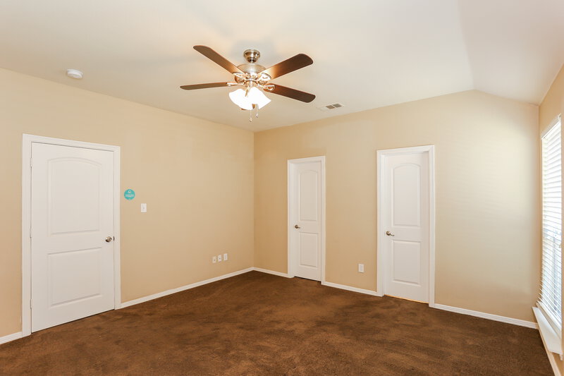 2,270/Mo, 1104 New Meadow Dr Azle, TX 76020 Main Bedroom View 2