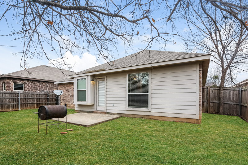 2,270/Mo, 1104 New Meadow Dr Azle, TX 76020 Rear View 3
