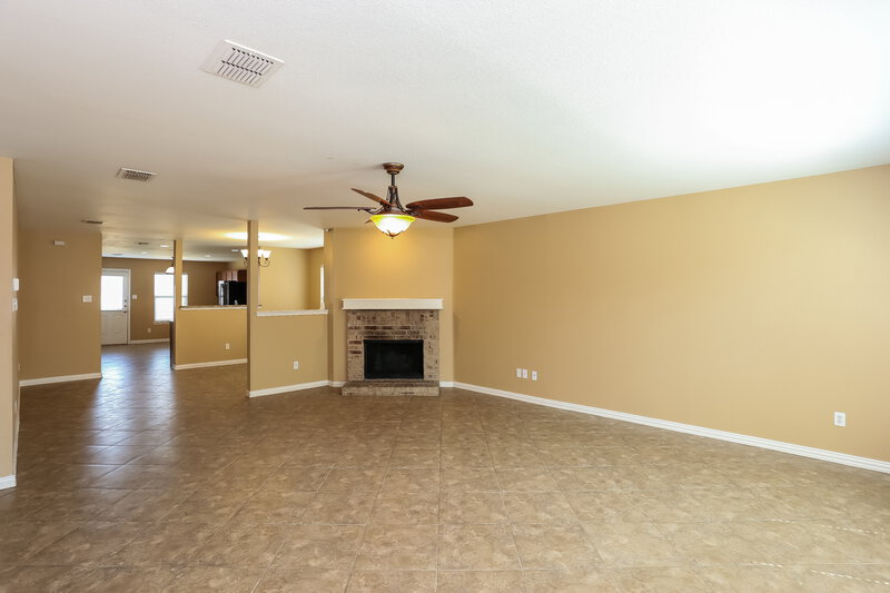 2,240/Mo, 848 Grant St Burleson, TX 76028 Living Room View