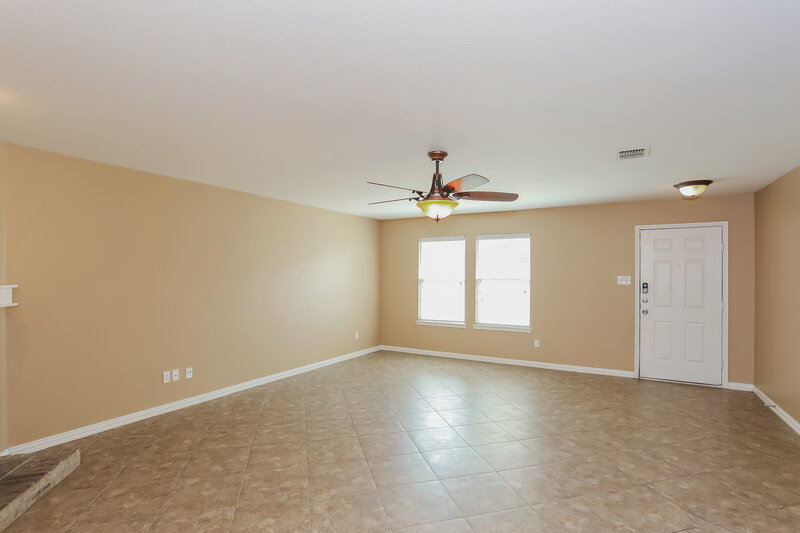 2,240/Mo, 848 Grant St Burleson, TX 76028 Living Room View 3