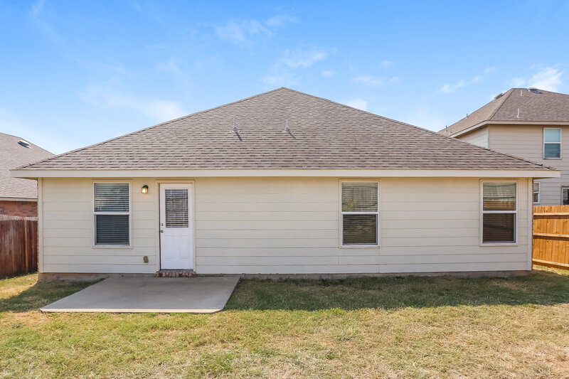 2,240/Mo, 848 Grant St Burleson, TX 76028 Rear View