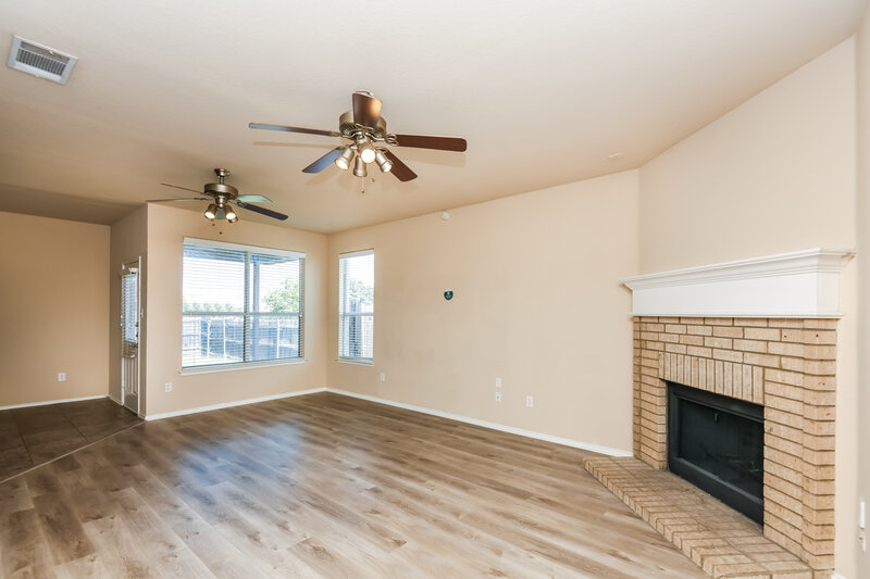 1,915/Mo, 1313 Pepperfield Ct Burleson, TX 76028 Living Room View