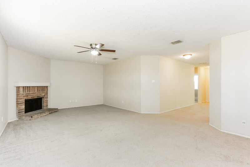 1,890/Mo, 129 Phlox Ln Burleson, TX 76028 Living Room View