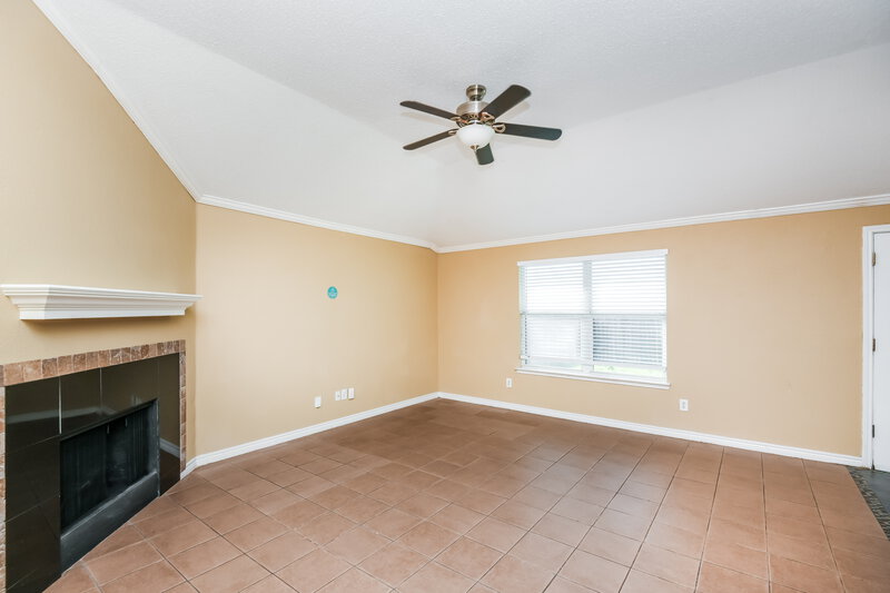1,815/Mo, 1025 McKavett Dr Burleson, TX 76028 Living Room View