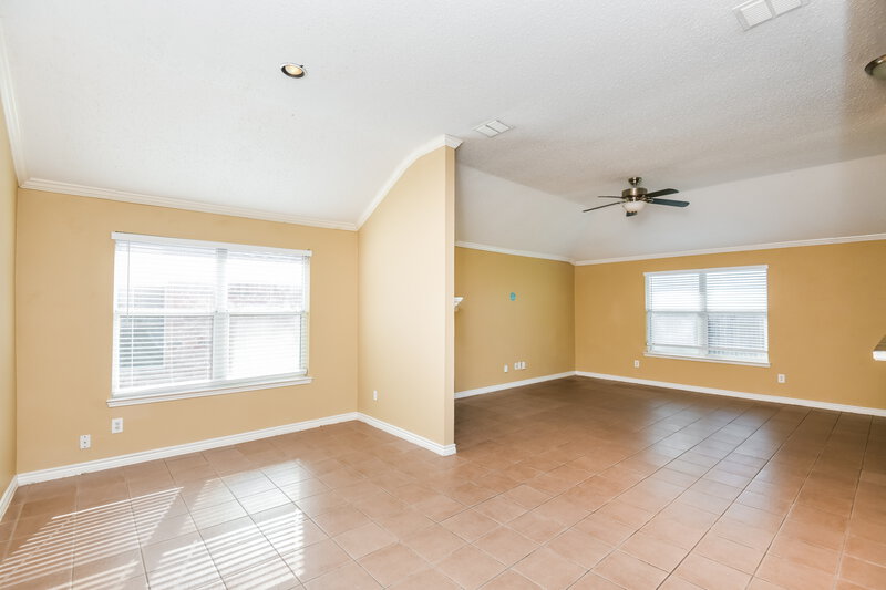 1,815/Mo, 1025 McKavett Dr Burleson, TX 76028 Dining Room View