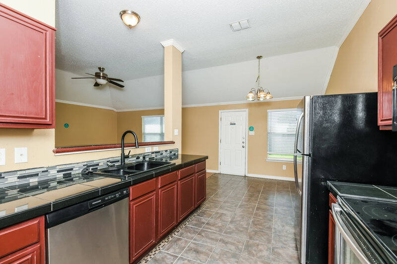 1,815/Mo, 1025 McKavett Dr Burleson, TX 76028 Kitchen View