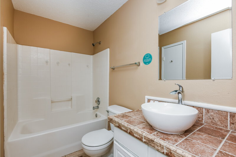 1,815/Mo, 1025 McKavett Dr Burleson, TX 76028 Bathroom View