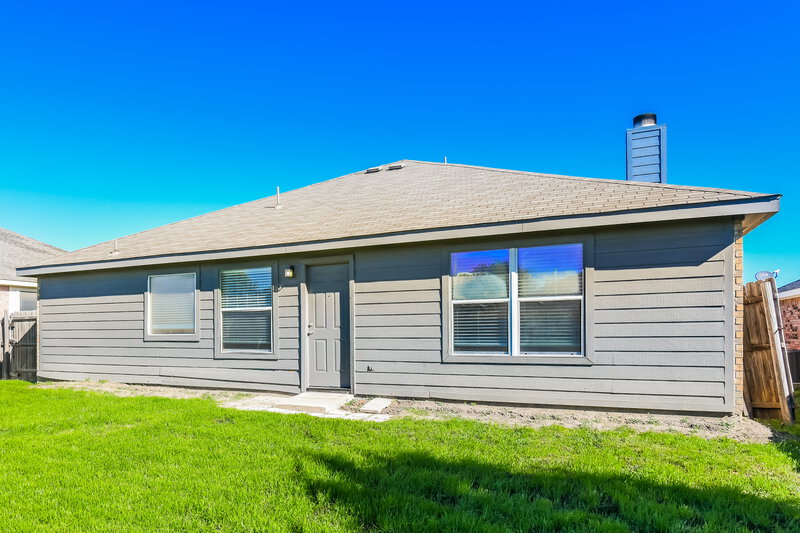 1,815/Mo, 1025 McKavett Dr Burleson, TX 76028 Rear View