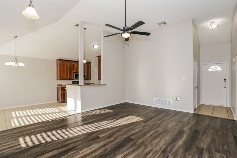 1,915/Mo, 617 Parkview Dr Burleson, TX 76028 Misc View 3