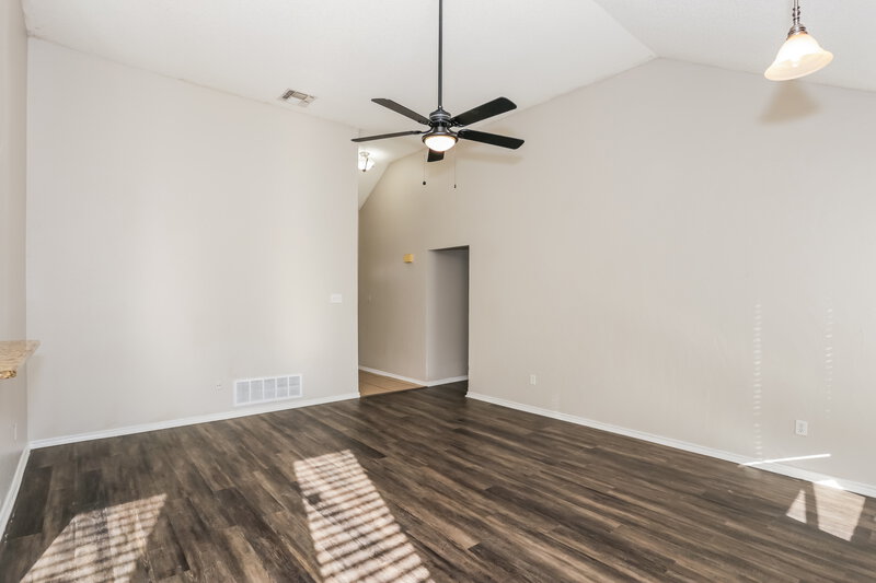 1,915/Mo, 617 Parkview Dr Burleson, TX 76028 Misc View 4