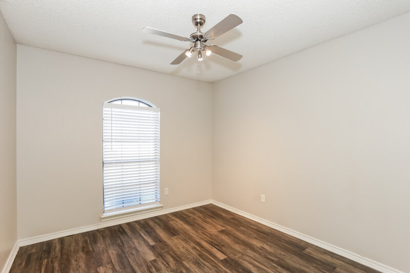 1,915/Mo, 617 Parkview Dr Burleson, TX 76028 Misc View 14