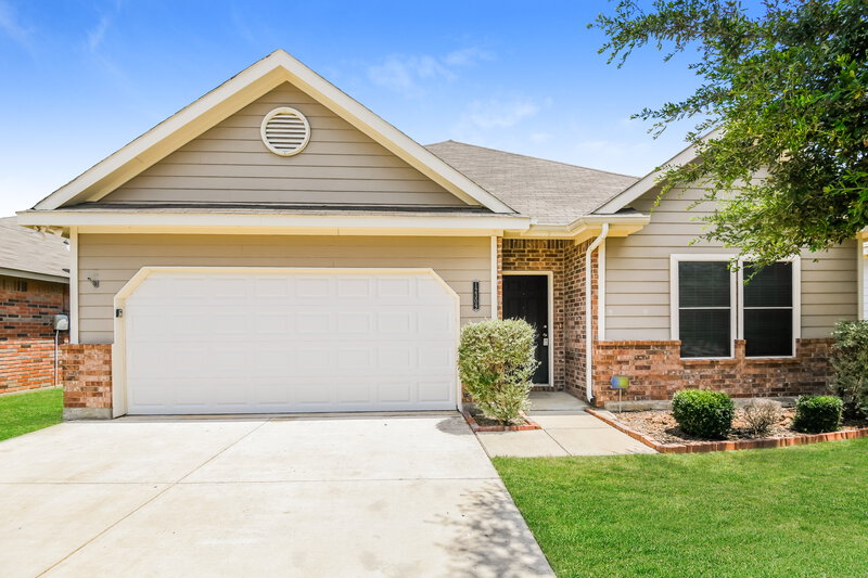 2,065/Mo, 12309 Hunters Crossing Ln Burleson, TX 76028 Front View