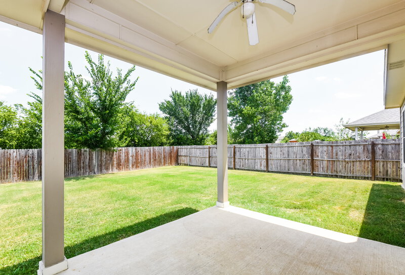 2,065/Mo, 12309 Hunters Crossing Ln Burleson, TX 76028 Porch View