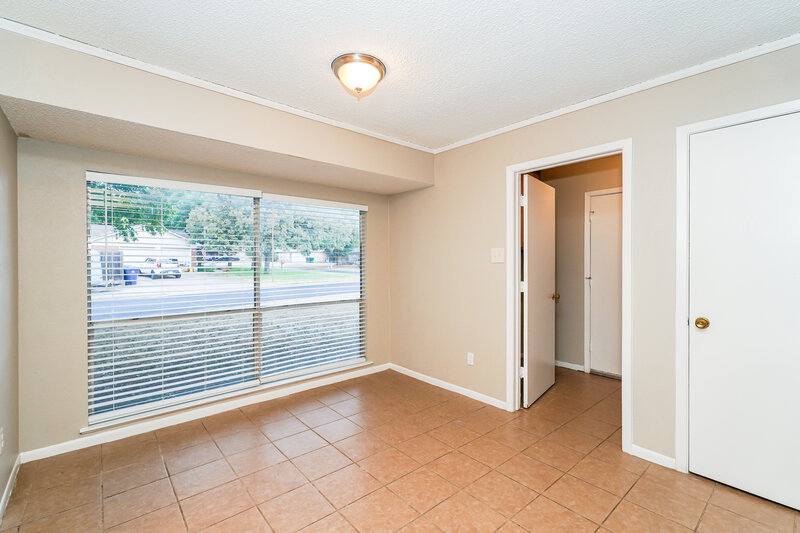 2,035/Mo, 517 Daniels Dr Crowley, TX 76036 Dining Room View