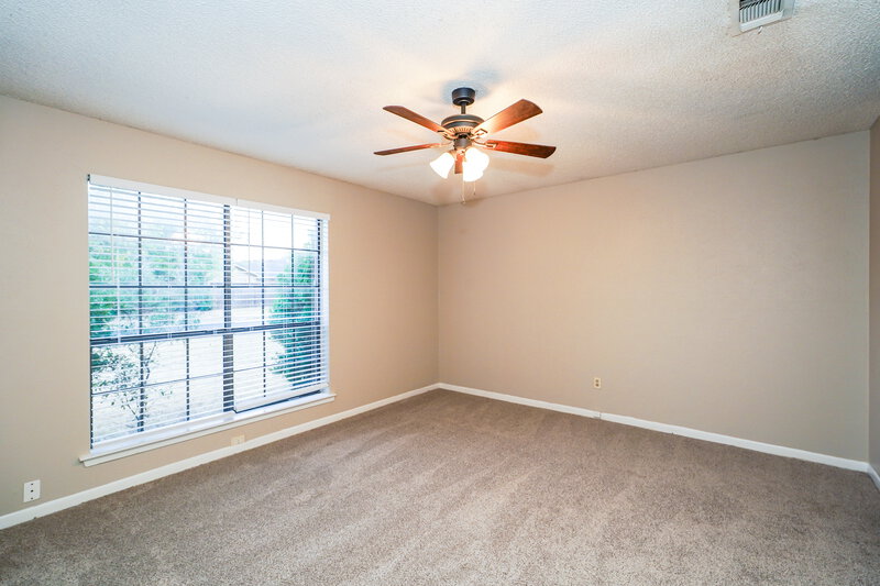 2,035/Mo, 517 Daniels Dr Crowley, TX 76036 Main Bedroom View