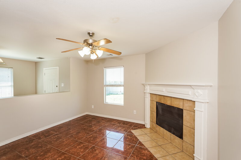 1,930/Mo, 12717 Carpenter Ln Rhome, TX 76078 Living Room View 2