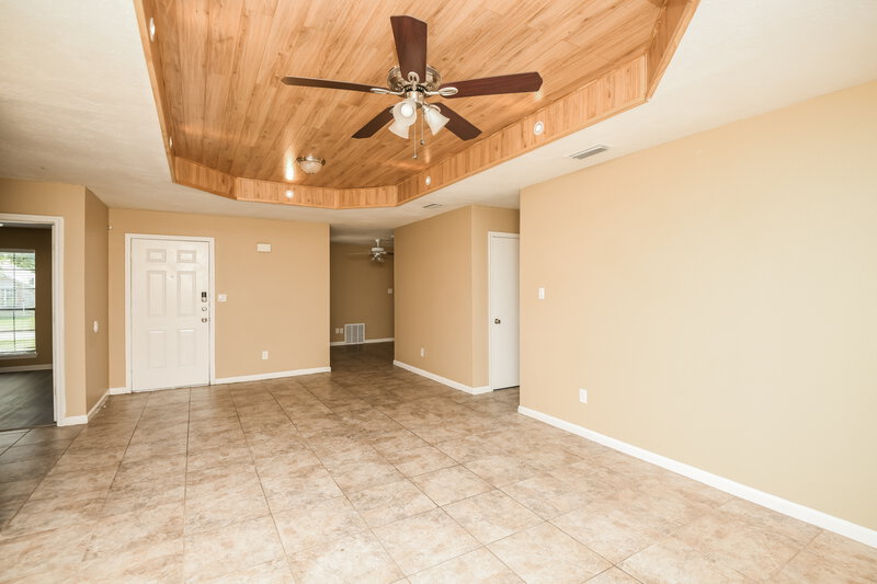 1,715/Mo, 224 N Bugle Dr Fort Worth, TX 76108 Living Room View