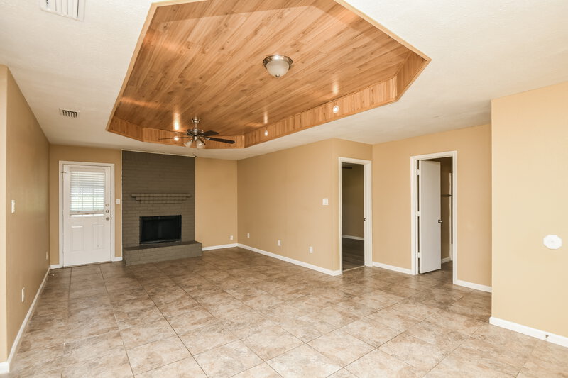 1,715/Mo, 224 N Bugle Dr Fort Worth, TX 76108 Living Room View 2