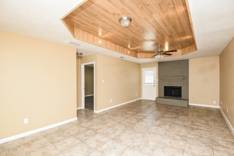 1,715/Mo, 224 N Bugle Dr Fort Worth, TX 76108 Living Room View 3