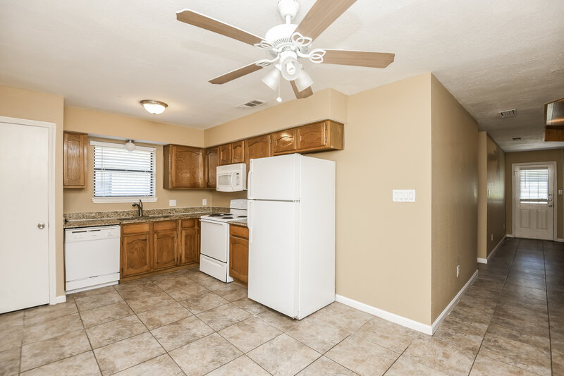 1,715/Mo, 224 N Bugle Dr Fort Worth, TX 76108 Dining Room View