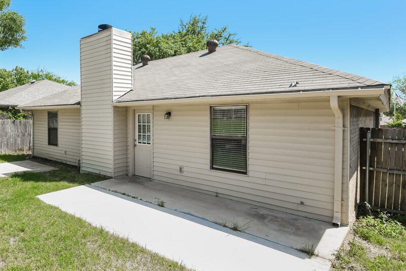 1,715/Mo, 224 N Bugle Dr Fort Worth, TX 76108 Rear View