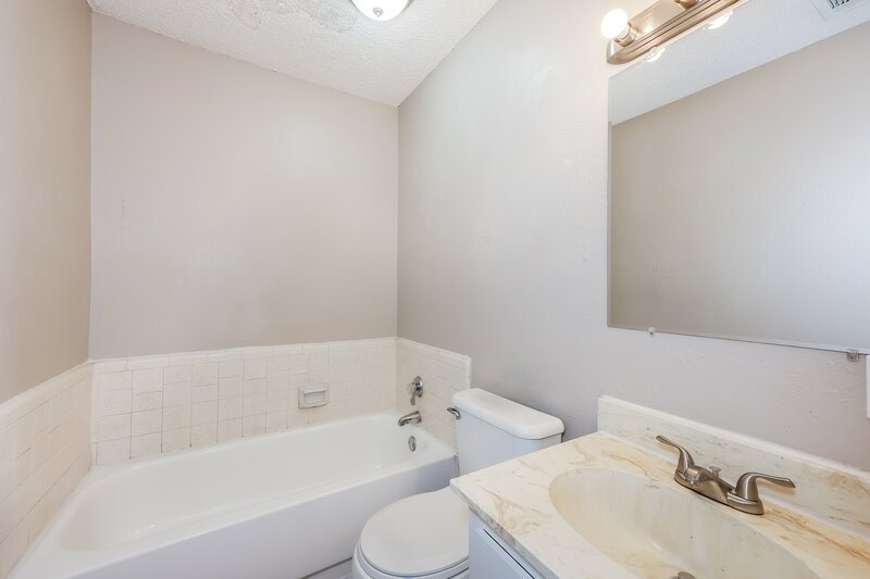 1,665/Mo, 521 Annapolis Dr Fort Worth, TX 76108 Bathroom View