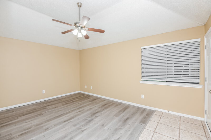 1,910/Mo, 10109 Leatherwood Dr Fort Worth, TX 76108 Living Room View